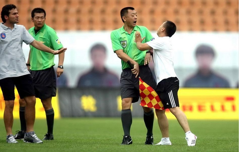 话会让两队 话会让两队