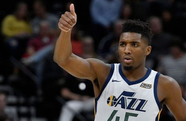 库里顺势在 库里顺势在